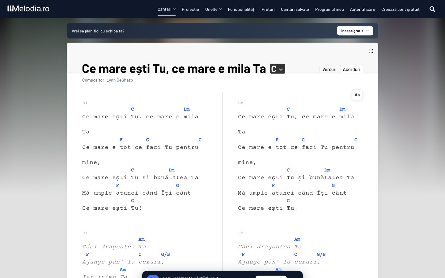 Cântarea Ce mare ești Tu cu acorduri albastre deasupra versurilor și selector de tonalitate